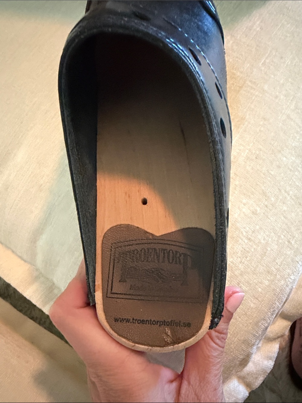 Classic Women’s Clogs with Wooden Sole - Picture 3 of 5